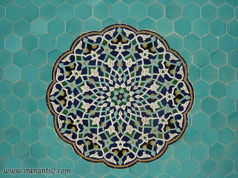traditional tile ، نمایی از تزیینات مسجد جامع یزد ، حاشیه با نقش شش ضلعی منتظم