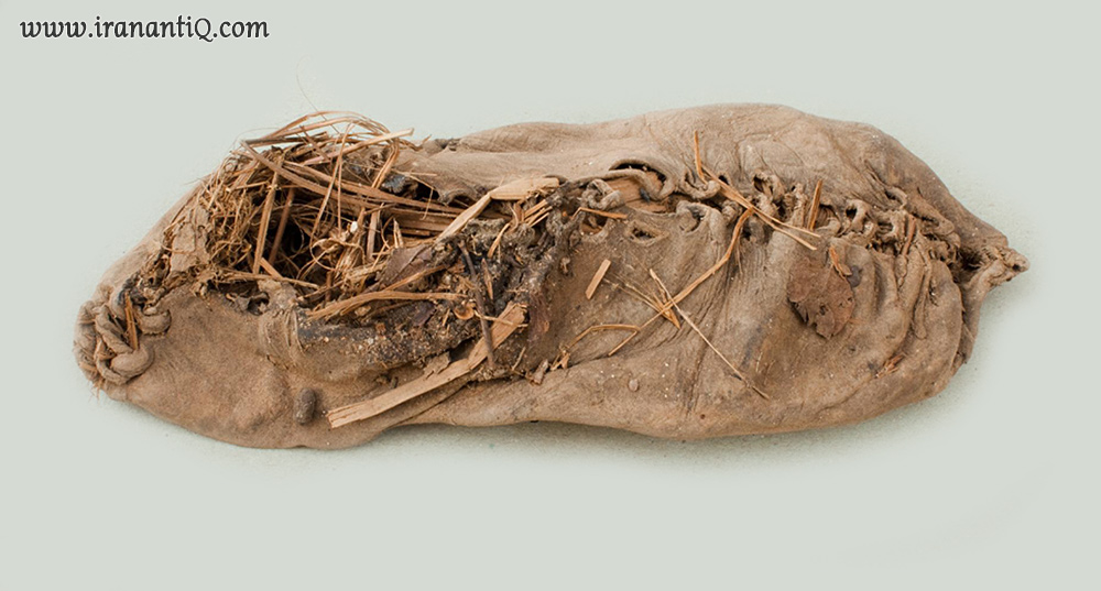 قدیمی ترین کفش چرمی جهان ، 5500 سال پیش ، کشف شده از غاری در ارمنستان