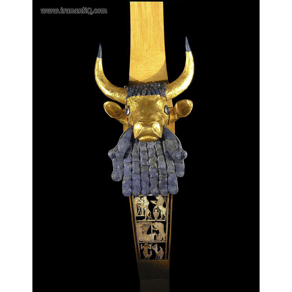 سر گاو از کاسه چنگ - طلا و سنگ لاجورد با چشمان مرصع - کشف شده از : اور - 2600 ق.م - موزه دانشگاه فیلادلفیا