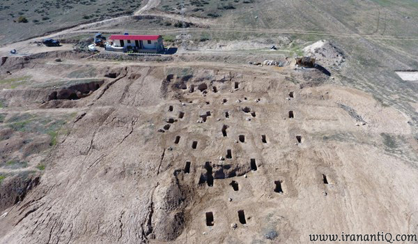 کشف 100 گور دخمه ای در محوطه باستانی وستمین چهاردانگه ساری