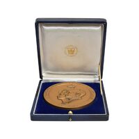 مدال یادبود تاجگذاری 1346 (با جعبه فابریک) - چوگان - UNC - محمد رضا شاه