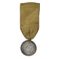مدال نقره هنر فرهنگ فارس 1318 (با روبان) - AU - رضا شاه