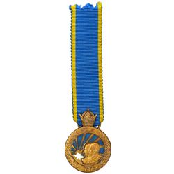 مدال برنز آویزی پنجاهمین سال پادشاهی پهلوی 2535 (با روبان) - شب - UNC - محمد رضا شاه