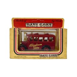 اتوبوس اسباب بازی آنتیک طرح تبلیغاتی tillingbourne valley - کد 023565