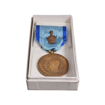 مدال یادبود آویزی بیست و پنجمین سده (روز) - با جعبه فابریک - AU - محمد رضا شاه