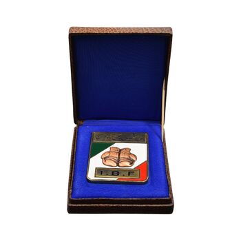نشان فدراسیون بوکس آماتور ایران (با جعبه فابریک) - UNC - محمد رضا شاه