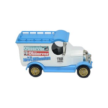 ماشین اسباب بازی آنتیک طرح تبلیغاتی observer - کد 054384