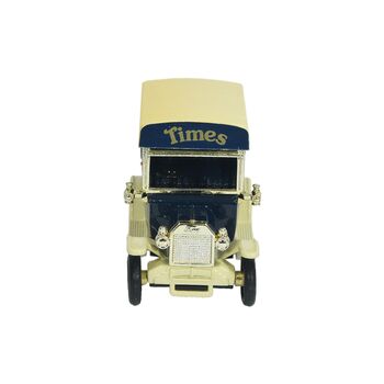 ماشین اسباب بازی آنتیک طرح تبلیغاتی bedfordshire times - کد 055965