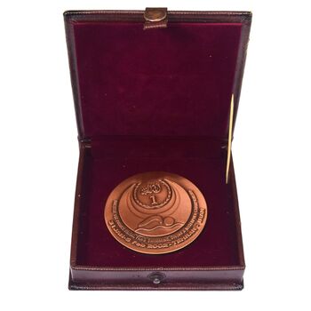 مدال یادبود مسابقات قهرمانی شنا ، شیرجه و واترپلو (با جعبه فابریک) - UNC - جمهوری اسلامی