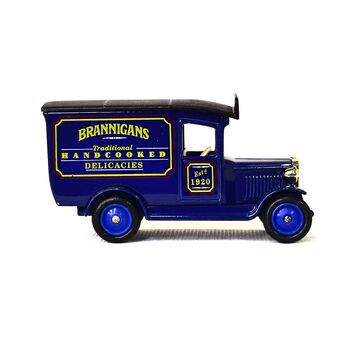 ماشین اسباب بازی آنتیک طرح تبلیغاتی brannigans - کد 023572