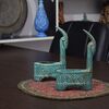ظرف سفالی پتینه مدل بز در چیدمان منزل