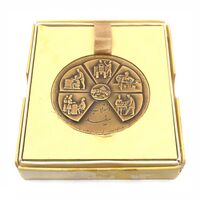 مدال برنز انقلاب سفید 1346 (با جعبه) - AU - محمد رضا شاه