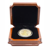 مدال یادبود رضا شاه (با جعبه فابریک) 1384 - UNC