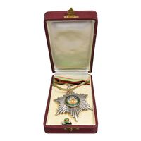 نشان همایونی درجه سه (با جعبه و روبان فابریک) - UNC - رضا شاه