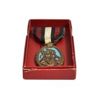 مدال آویز حزب رستاخیز (روز) با جعبه و روبان فابریک - UNC - محمد رضا شاه