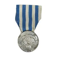 مدال دهمین سالگرد انقلاب سفید - دانشگاه تبریز - با روبان - AU - محمدرضا شاه