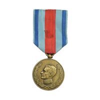 مدال آویزی 2500 سال شاهنشاهی ایران - با روبان فابریک - AU50 - محمد رضا شاه