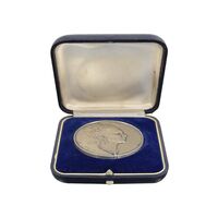 مدال یادبود فرح پهلوی FAO - با جعبه فابریک - محمدرضا شاه