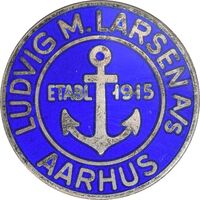 سنجاق سینه شرکت صنعتی لودویگ ام.لارسن در آرهوس - AU - دانمارک