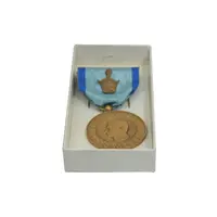 مدال یادبود آویزی بیست و پنجمین سده - روز - با جعبه فابریک - UNC - محمد رضا شاه