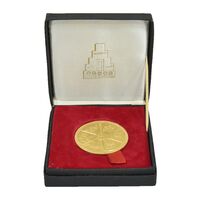 مدال طلا انقلاب سفید 1346 - با جعبه فابریک - MS61 - محمد رضا شاه