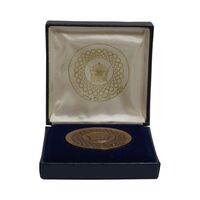 مدال یادبود وزارت امور خارجه 2535 - با جعبه فابریک - UNC - محمد رضا شاه