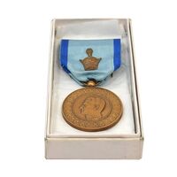 مدال یادبود آویزی بیست و پنجمین سده (روز) - با جعبه فابریک - AU58 - محمد رضا شاه