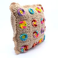 کوسن روکش قلاب بافی طرح گلبرگ رنگارنگ