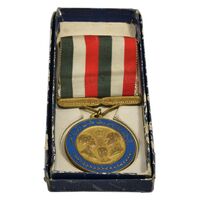 مدال یادبود میلاد مسعود شاهنشاه آریامهر (با جعبه و روبان فابریک) - AU55 - محمد رضا شاه