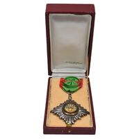 نشان همایونی درجه پنج (با جعبه و روبان فابریک) - UNC - رضا شاه