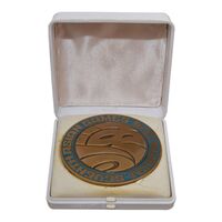 مدال یادبود بازی های آسیایی تهران 1353 (جعبه فابریک) - UNC - محمد رضا شاه