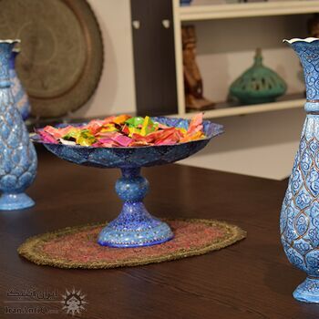 گلدان میناکاری طرح اسلیمی و ختایی - 30 سانتی در چیدمان گلدان میناکاری طرح اسلیمی و ختایی - 30 سانتی در چیدمان