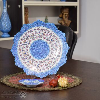 بشقاب میناکاری طرح گل و مرغ - 25 سانتی در چیدمان بشقاب میناکاری طرح گل و مرغ - 25 سانتی در چیدمان