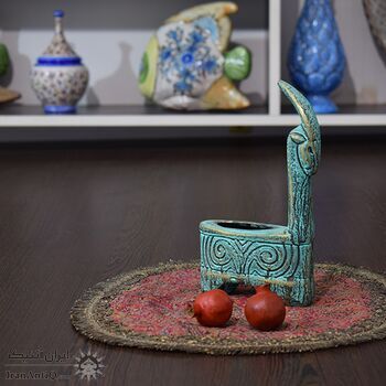 ظرف سفالی پتینه مدل بز در چیدمان منزل