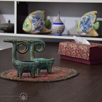 جاشمعی سفالی پتینه مدل بز شاخ پیچان در چیدمان