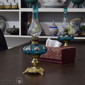 چراغ گردسوز طرح ناصرالدین شاه - 35 سانتی در چیدمان