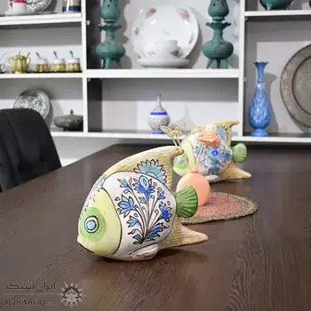 مجسمه ماهی سفالی لعابی در چیدمان