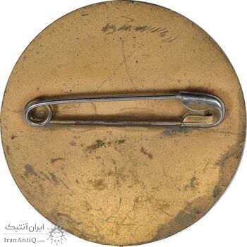 نشان هجدهمین نشست سه ساله شورای بین المللی زنان در تهران - AU - محمد رضا شاه