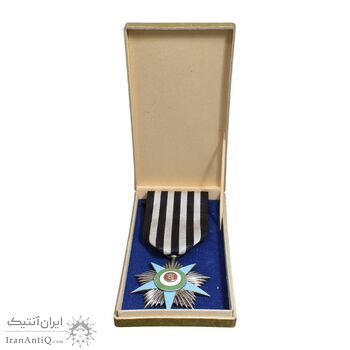 نشان افتخار درجه 3 (با جعبه فابریک) - AU - محمدرضا شاه