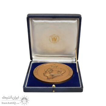 مدال یادبود تاجگذاری 1346 (با جعبه فابریک) - چوگان - UNC - محمد رضا شاه