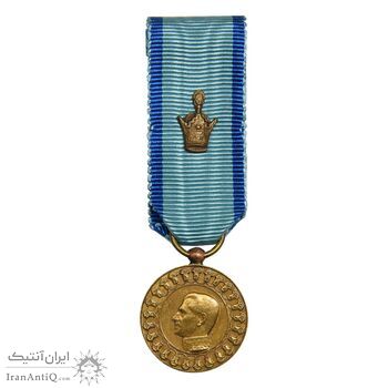 مدال یادبود آویزی بیست و پنجمین سده (شب) - با جعبه فابریک - UNC - محمد رضا شاه