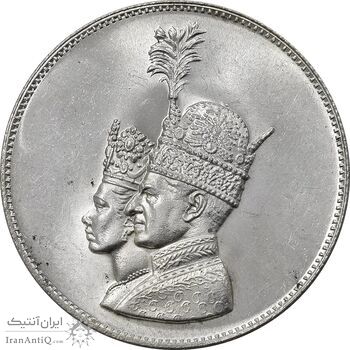 مدال یادبود نقره جشن تاجگذاری 1346 - UNC - محمد رضا شاه