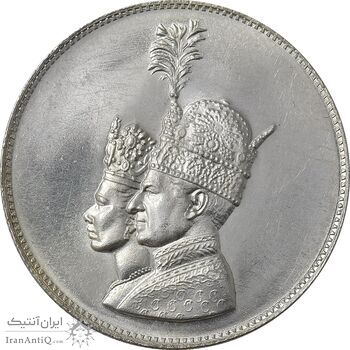 مدال یادبود نقره جشن تاجگذاری 1346 - UNC - محمد رضا شاه