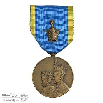 مدال برنز آویزی تاجگذاری 1346 (روز) با جعبه فابریک - UNC - محمد رضا شاه