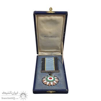 نشان درجه سه سپاس ورزشی (با روبان و جعبه فابریک) - AU - محمد رضا شاه