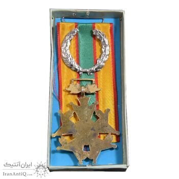 نشان خدمت شهربانی درجه دو (با جعبه فابریک) - AU - محمد رضا شاه