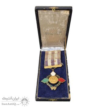نشان خدمات ورزشی (با روبان و جعبه فابریک) - AU - محمد رضا شاه