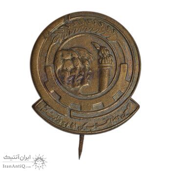 نشان سوزنی نخستین دهه انقلاب سفید 1351 - AU50 - محمد رضا شاه