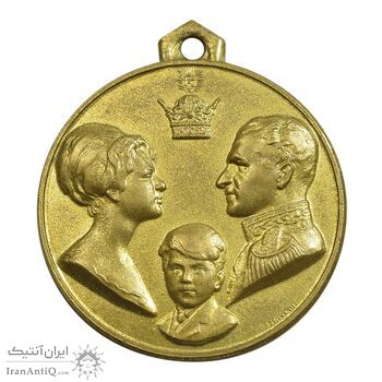 مدال آویزی تاجگذاری (سه رخ) - AU58 - محمد رضا شاه مدال آویزی تاجگذاری (سه رخ) - AU58 - محمد رضا شاه