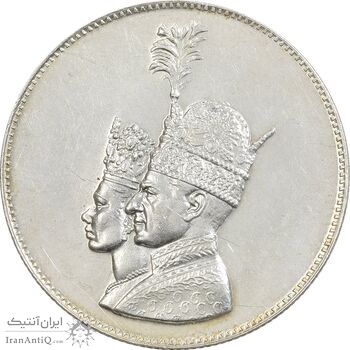 مدال یادبود نقره جشن تاجگذاری 1346 - UNC - محمد رضا شاه
